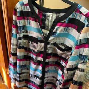 NY Collection XL top with pocket. New never worn.